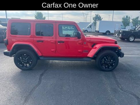 Used 2025 Jeep Wrangler Unlimited Sahara AWD/4WD image 8