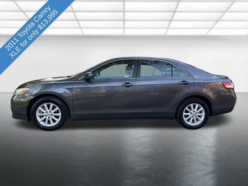 Used 2011 Toyota Camry XLE w/ XLE Extra-Value Pkg #2 FWD image 2