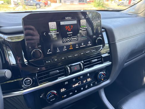 Certified 2024 Nissan Pathfinder SL w/ SL Premium Package AWD/4WD image 22