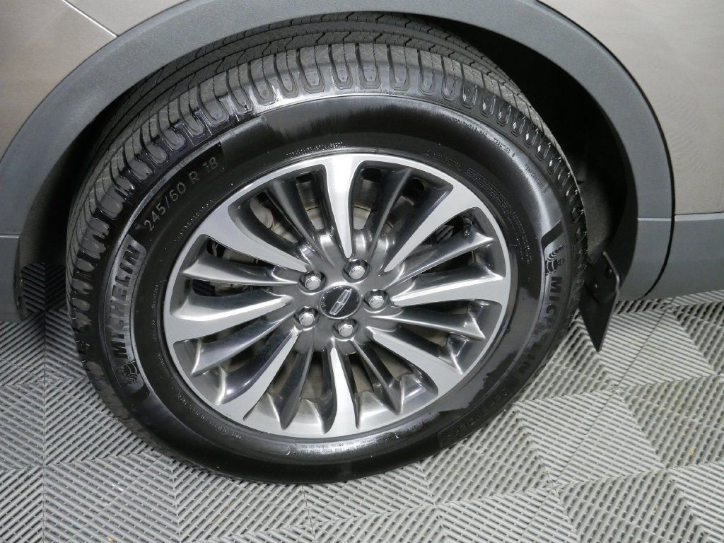Used 2019 Lincoln Nautilus Select FWD image 11