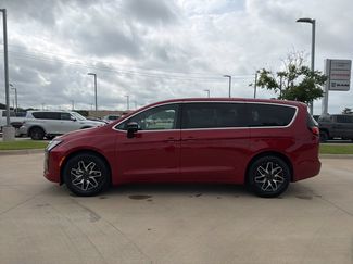 New 2027 Chrysler Pacifica Limited FWD video 2
