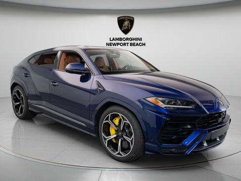 Used 2020 Lamborghini Urus AWD/4WD image 1