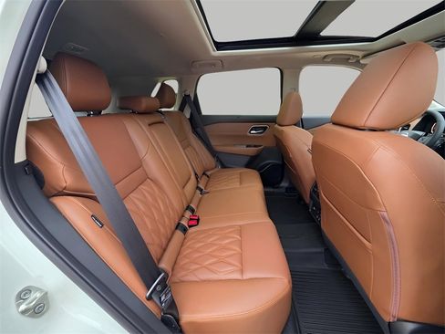 New 2026 Nissan Rogue Platinum image 10