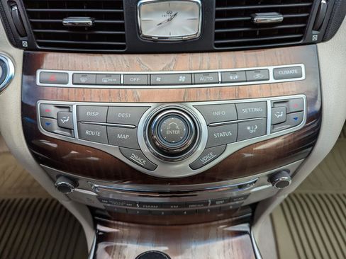Used 2011 INFINITI M37 x w/ Deluxe Touring Pkg AWD/4WD image 24