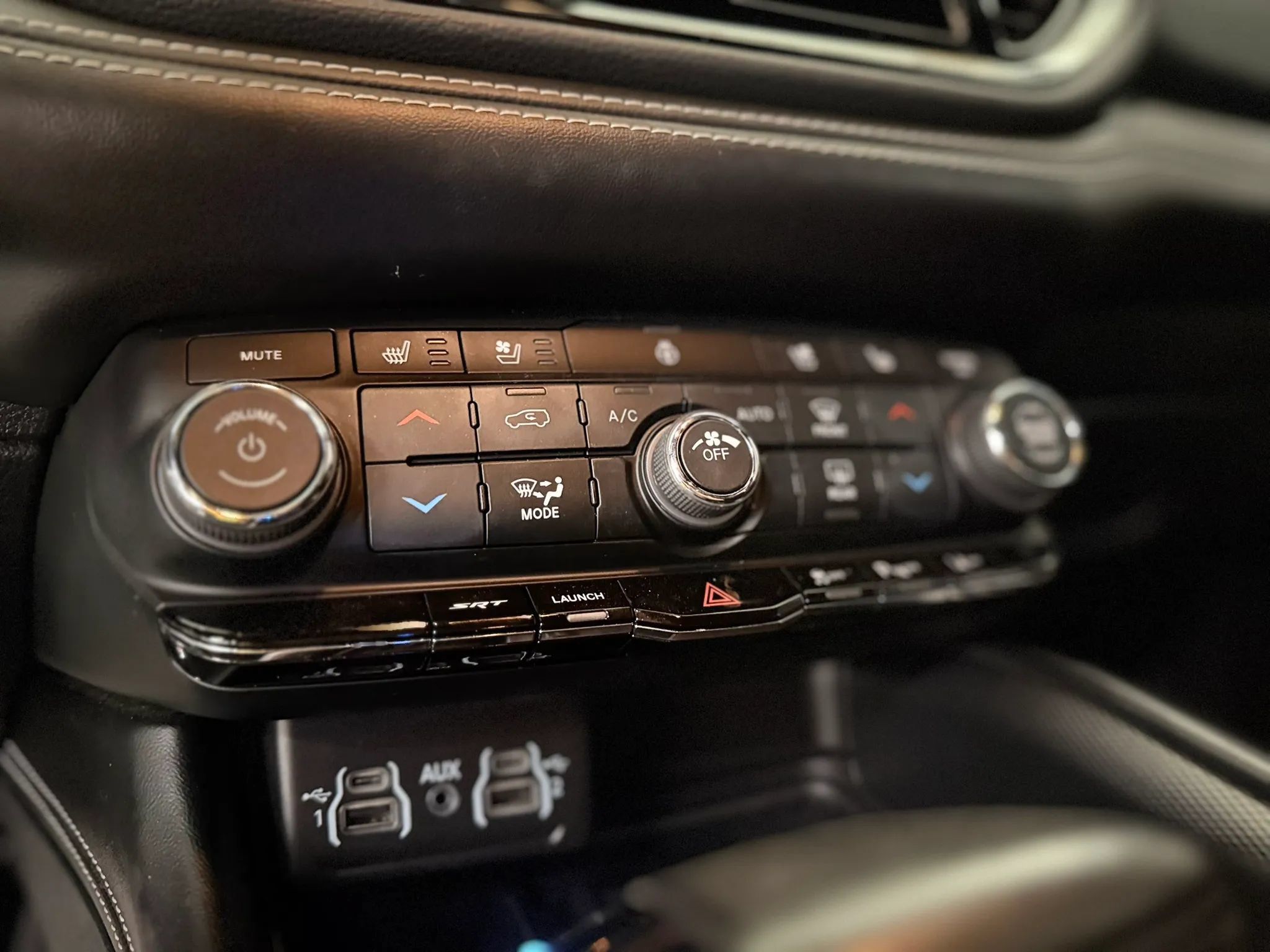 Used 2021 Dodge Durango SRT Hellcat w/ Technology Group AWD/4WD image 37