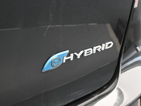 Used 2023 Chrysler Pacifica Touring-L FWD image 34