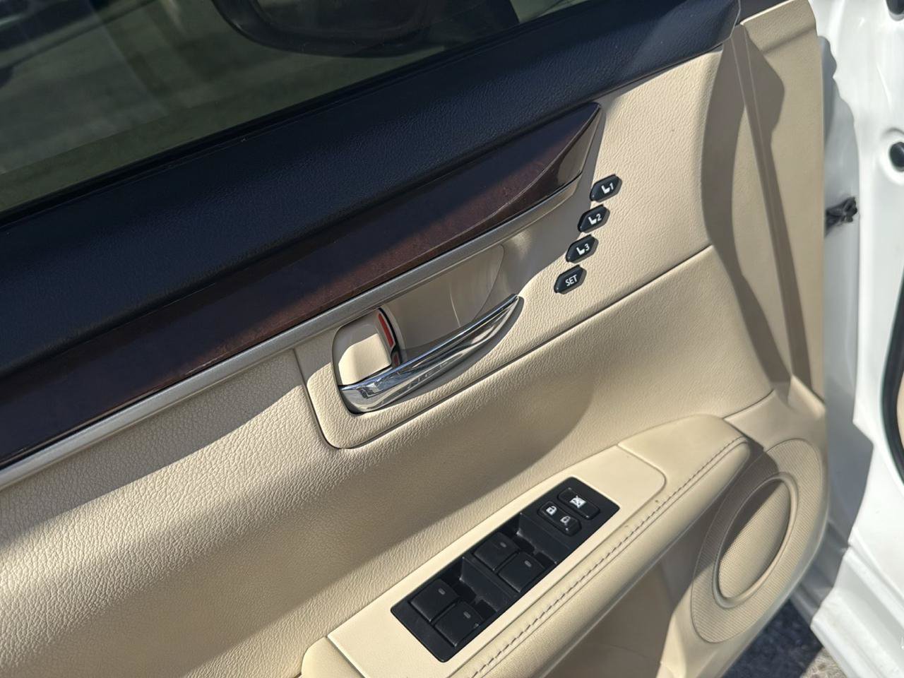 Used 2015 Lexus ES 350 w/ Luxury Package FWD image 13