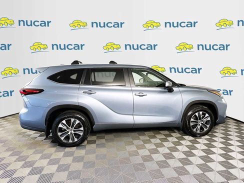 Used 2024 Toyota Highlander XLE image 8