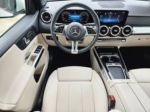 Certified 2026 Mercedes-Benz GLB 250 4MATIC image 13