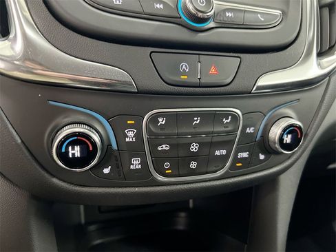 Used 2022 Chevrolet Equinox LT image 15