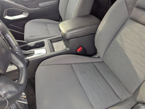 Certified 2022 Nissan Frontier SV image 18