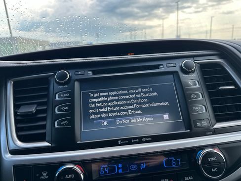 Used 2017 Toyota Highlander XLE AWD/4WD image 62