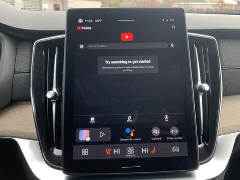 Used 2025 Volvo XC90 B6 Plus image 29