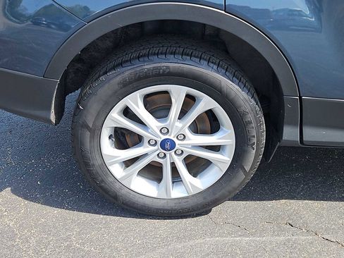 Used 2019 Ford Escape SE FWD image 4