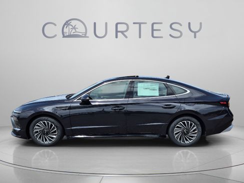 New 2026 Hyundai Sonata SEL FWD image 2