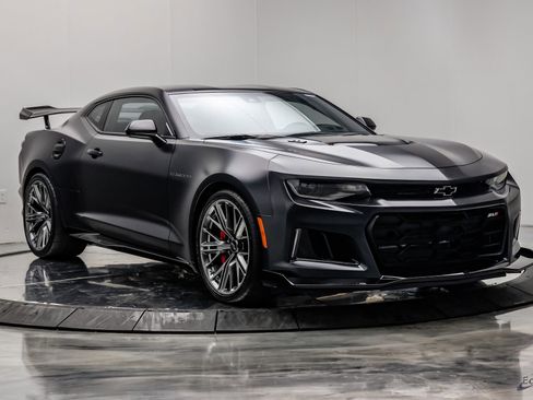 Used 2024 Chevrolet Camaro ZL1 RWD image 31