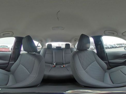 Used 2025 Toyota Corolla LE image 41