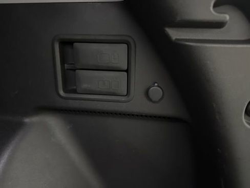 Used 2024 GMC Terrain SLE image 22