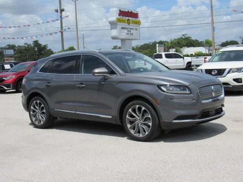 Used 2022 Lincoln Nautilus Reserve FWD image 2