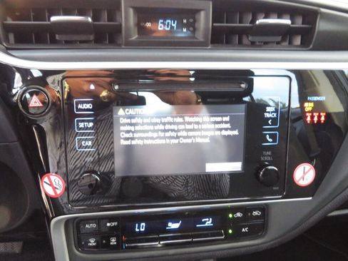 Used 2019 Toyota Corolla LE image 10