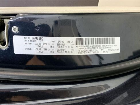 Used 2019 Chrysler Pacifica L FWD image 36