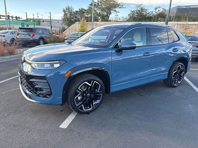 New 2025 Volkswagen Tiguan SEL R-Line