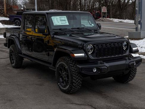 New 2026 Jeep Gladiator Sport AWD/4WD image 3