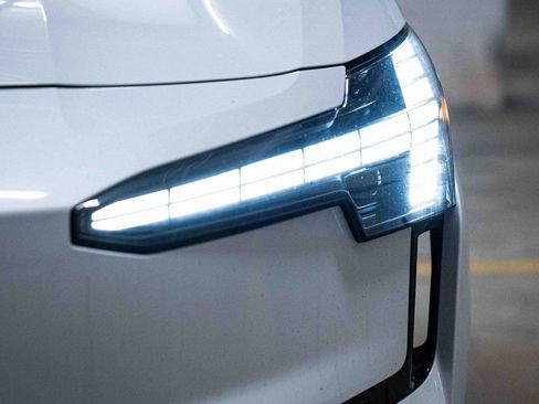 New 2026 Volvo EX30 Ultra image 3