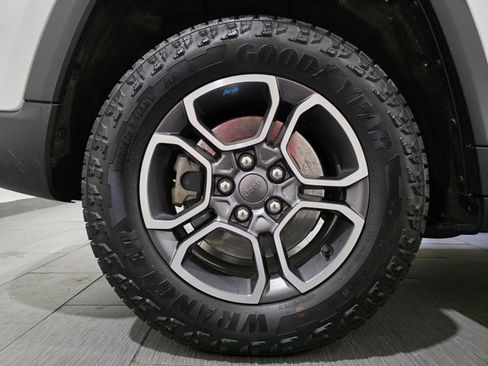 Used 2022 Jeep Grand Cherokee Trailhawk image 25