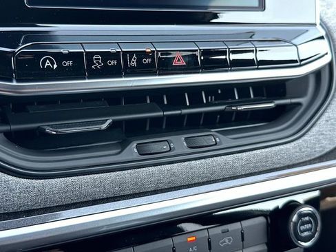 New 2025 Jeep Compass Latitude image 27