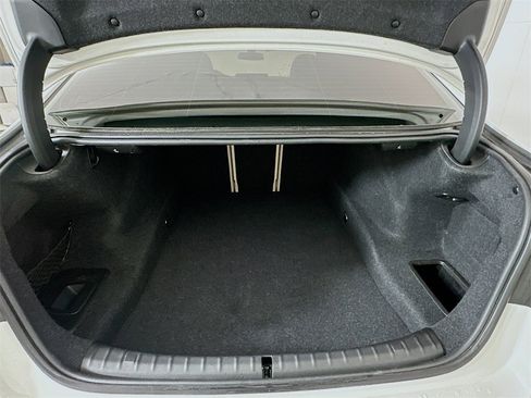 Used 2021 BMW 530i xDrive 530i xDrive w/ Premium Package image 26