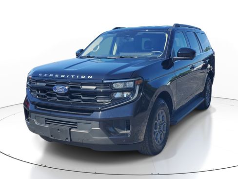 Used 2025 Ford Expedition Active AWD/4WD image 3