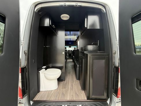 Used 2023 Mercedes-Benz Sprinter 3500 w/ Parking Package image 38