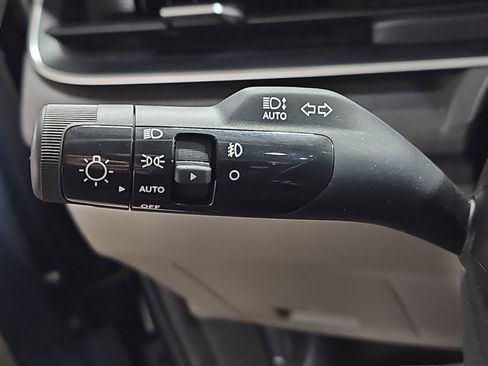 Used 2025 Kia Carnival SX image 28