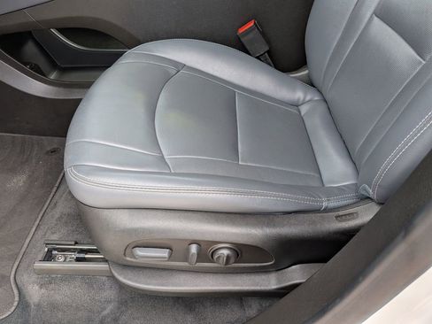 Used 2023 Buick Enclave Essence w/ Experience Buick Package FWD image 24