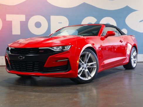 Used 2019 Chevrolet Camaro SS RWD image 25