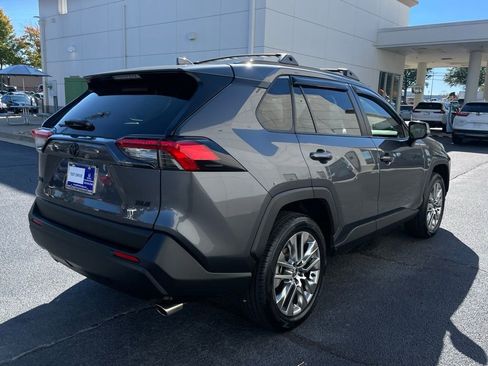 Used 2023 Toyota RAV4 XLE Premium image 6