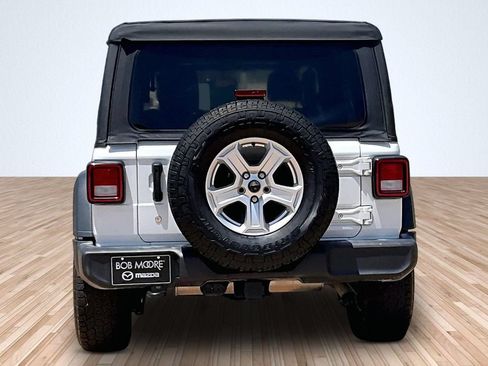 Used 2018 Jeep Wrangler Unlimited Sport S AWD/4WD image 4