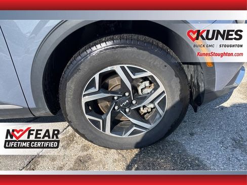 Used 2025 Kia Sportage LX image 15