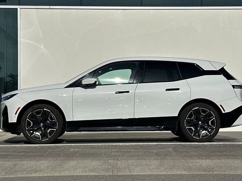 Used 2024 BMW iX xDrive50 w/ Premium Package image 6