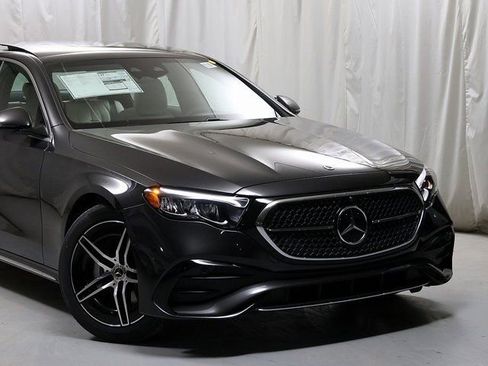 New 2026 Mercedes-Benz E 350 4MATIC Sedan image 2