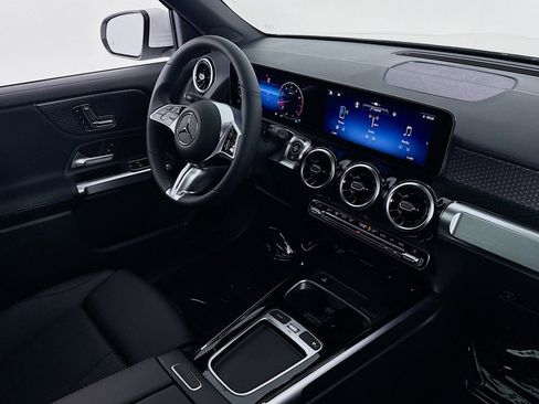 New 2026 Mercedes-Benz GLB 250 image 15