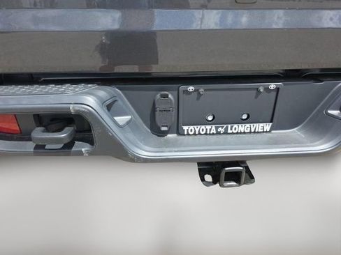 Used 2023 Jeep Gladiator Sport AWD/4WD image 9