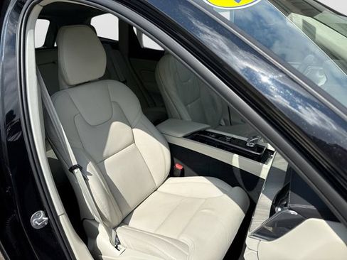 Certified 2024 Volvo XC60 B5 Ultimate w/ Protection Package Premier AWD/4WD image 29