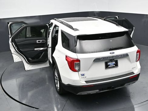 Used 2023 Ford Explorer XLT w/ Equipment Group 202A AWD/4WD image 35