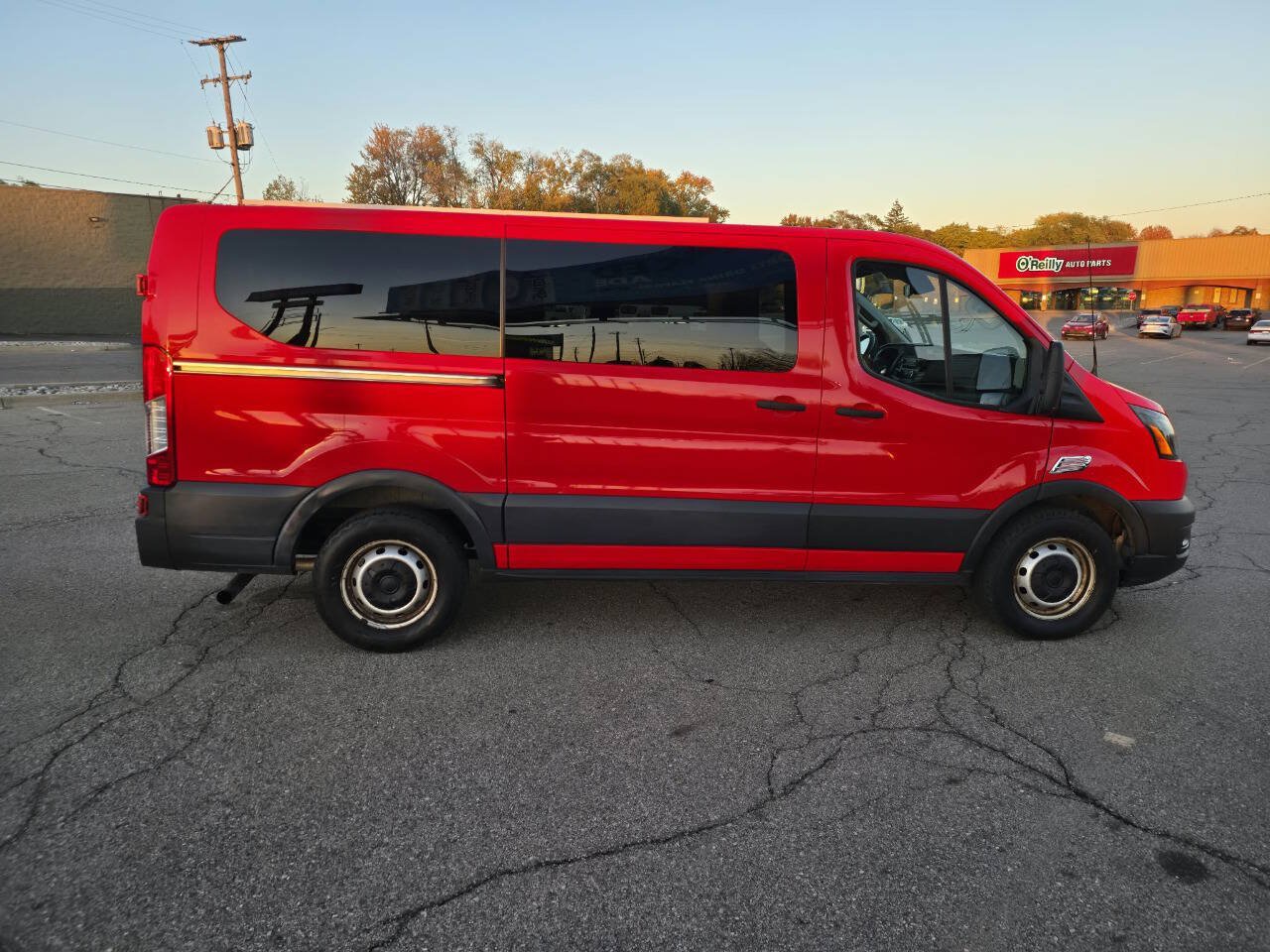 Used 2020 Ford Transit 150 XL RWD image 3