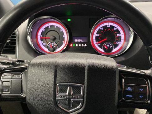 Used 2020 Dodge Grand Caravan SXT w/ Driver Convenience Group FWD image 15