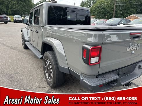 Used 2023 Jeep Gladiator Overland w/ Cold Weather Group AWD/4WD image 7