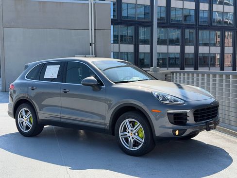 Certified 2018 Porsche Cayenne S Platinum AWD/4WD image 7