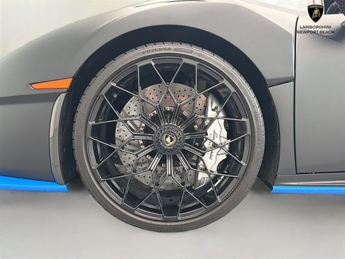 Used 2024 Lamborghini Huracan STO RWD image 24